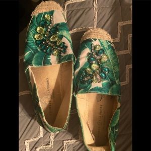 Woman flats rhinestone details